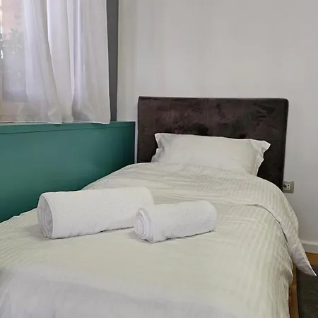 Apartment Bazaar's Eye Free Parking Spacious Tarrace Tirana