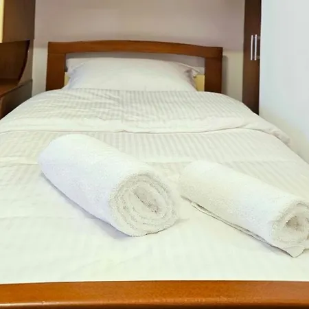 Apartment Bazaar's Eye Free Parking Spacious Tarrace Tirana